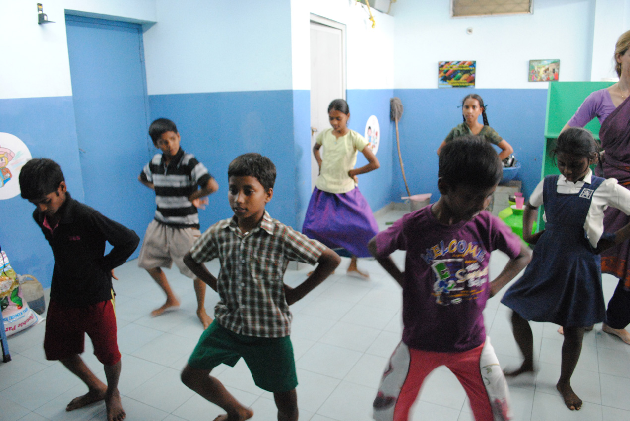 2012 - Bharatha natyam class (1)